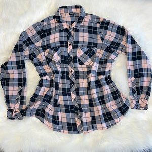 Cute Plaid Shirt w/ Tailored Waistline
